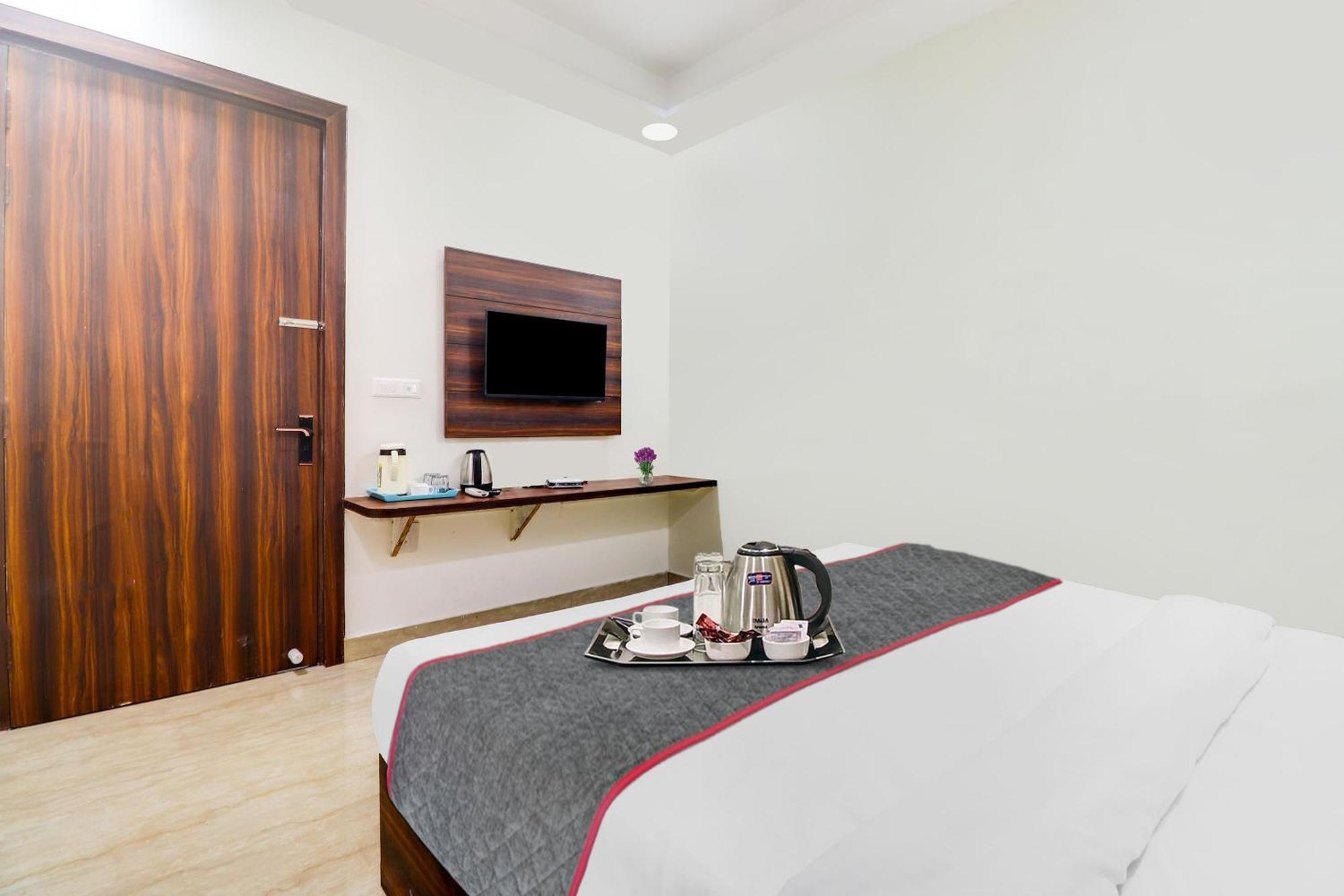 אגרה Hotel O Golden Grand מראה חיצוני תמונה