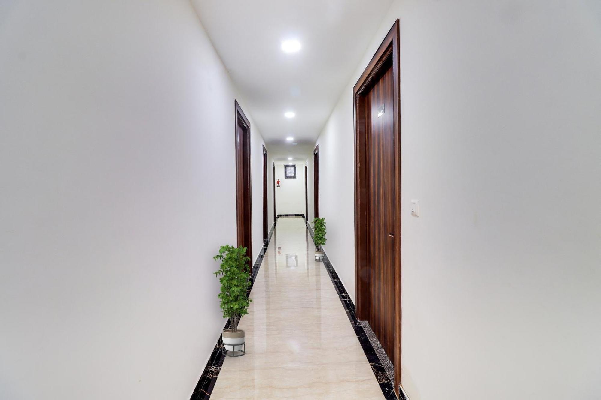 אגרה Hotel O Golden Grand מראה חיצוני תמונה