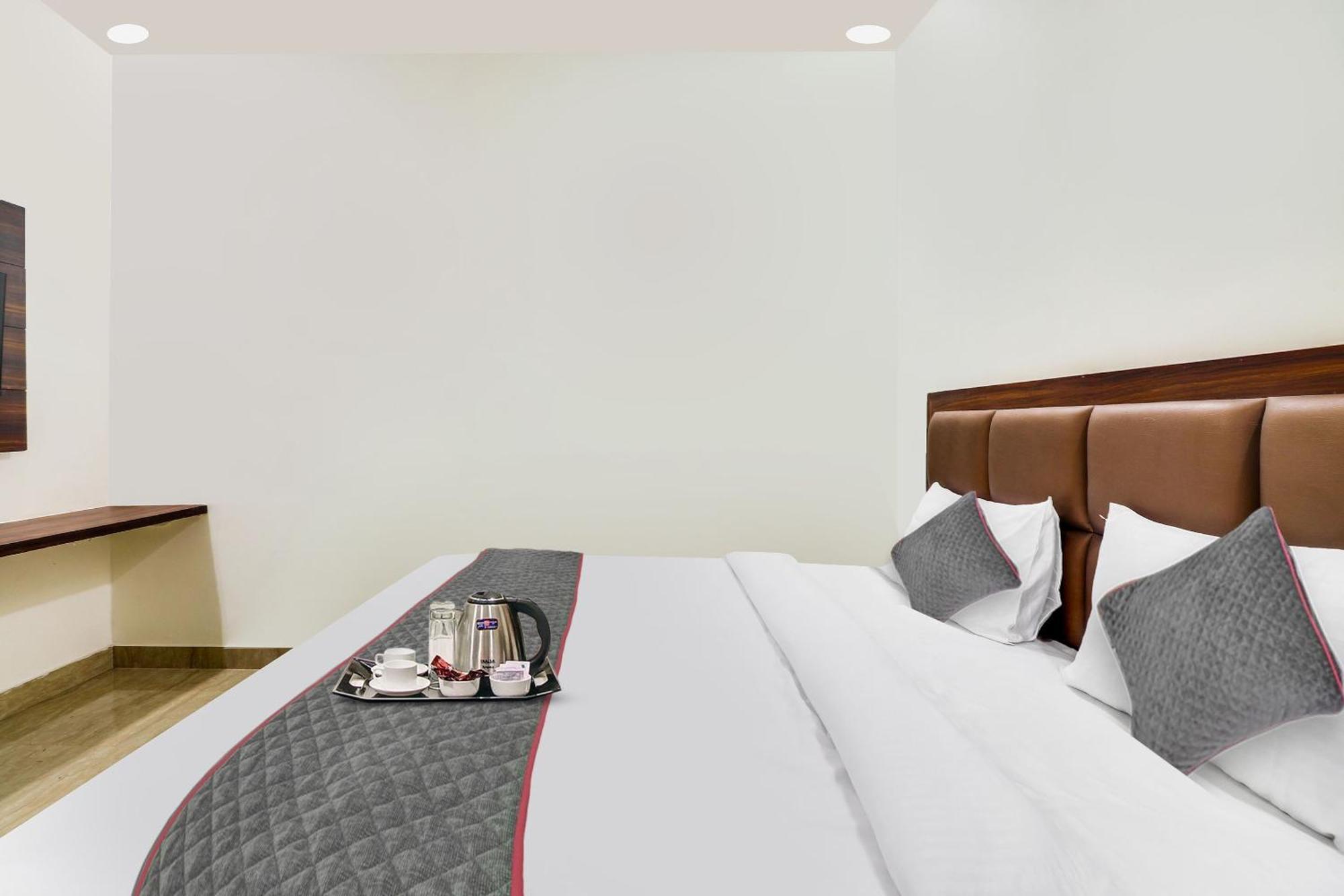 אגרה Hotel O Golden Grand מראה חיצוני תמונה
